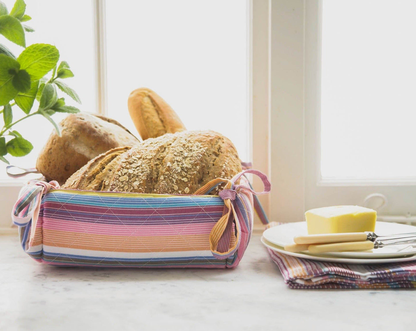 Marshmallow dining basket