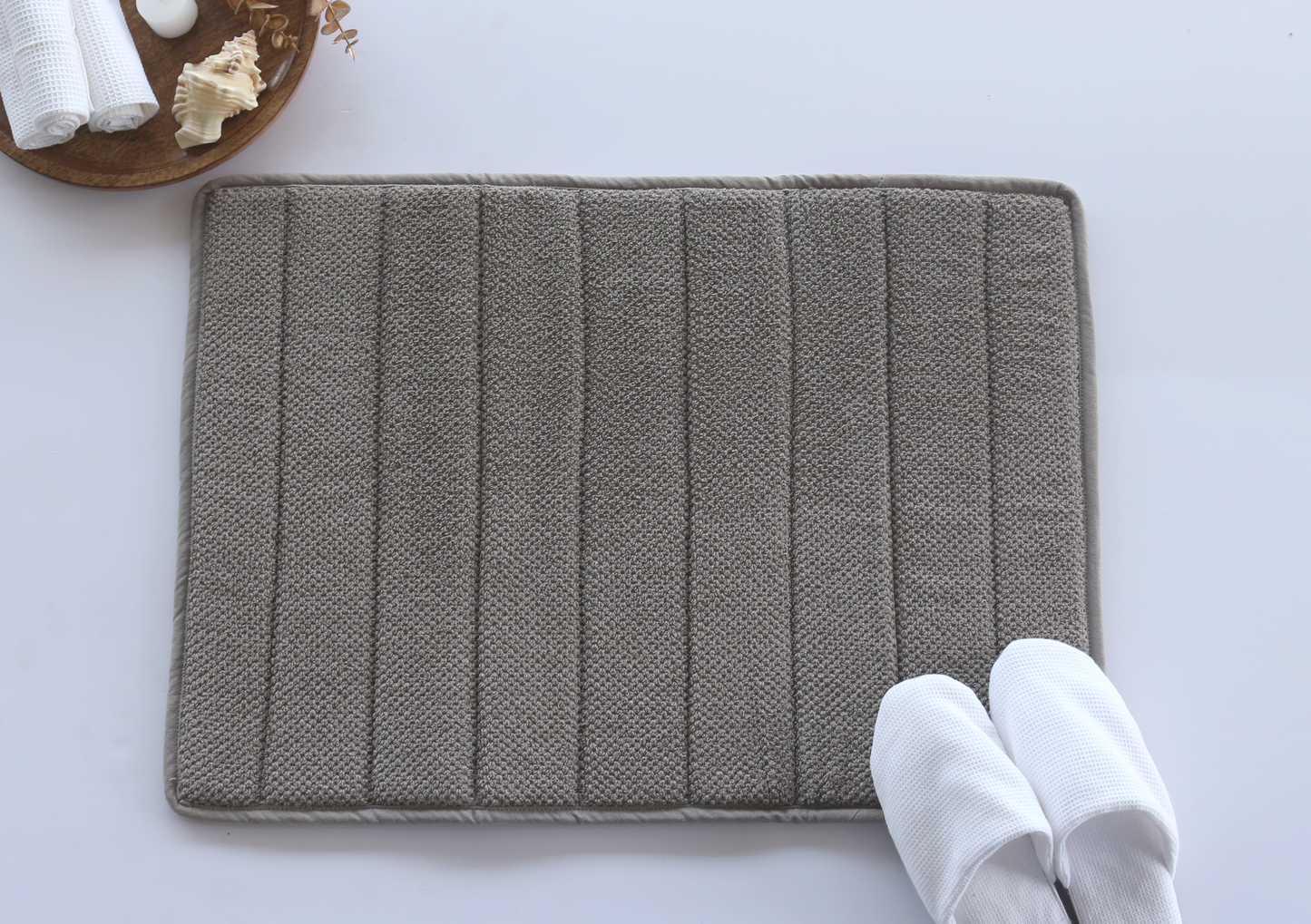 Hawaii Dot Bath Mat