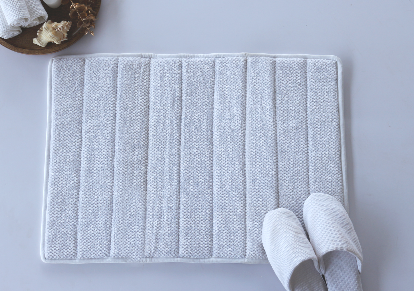 Hawaii Dot Bath Mat