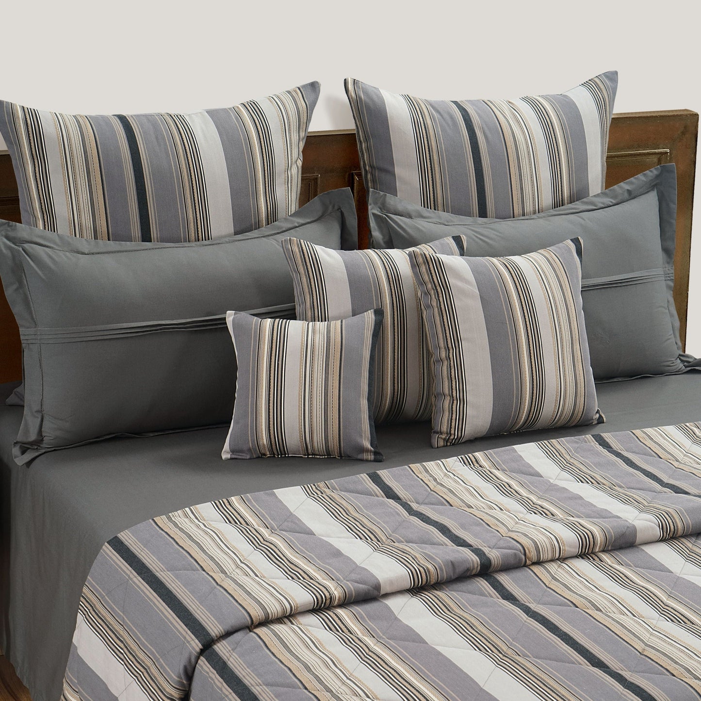 Huckleberry Comforter